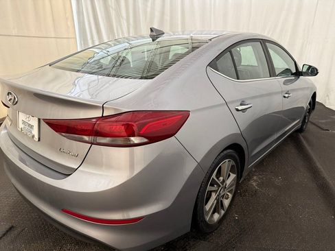 Used 2017 Hyundai Elantra Limited image 12