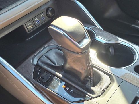 Certified 2022 Toyota Highlander Platinum image 35