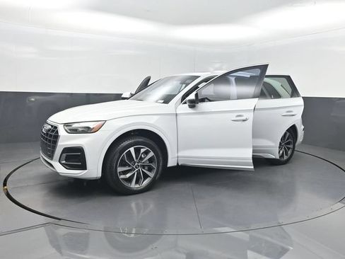 Used 2021 Audi Q5 2.0T Premium w/ Convenience Package AWD/4WD image 35