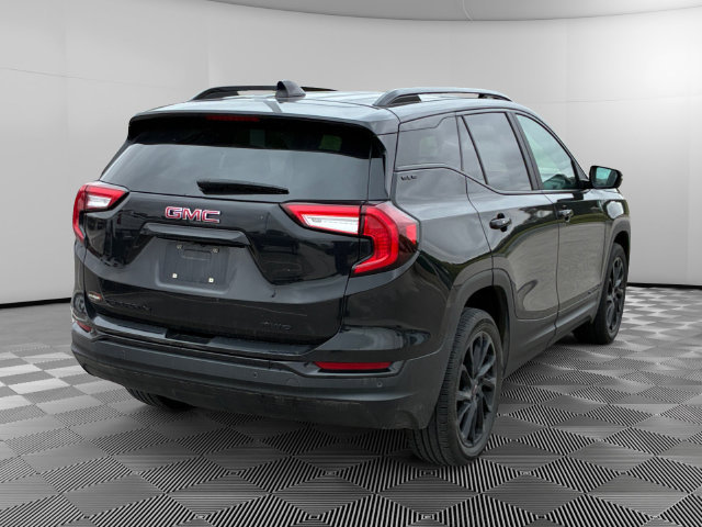 Used 2024 GMC Terrain SLE w/ Driver Convenience Package AWD/4WD image 5