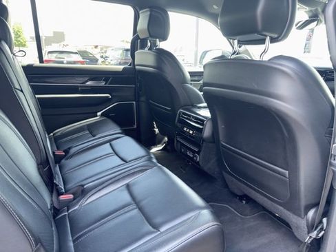 Used 2024 Jeep Wagoneer L 4WD image 17