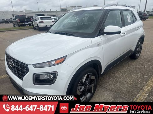 Used 2025 Hyundai Venue SEL image 1