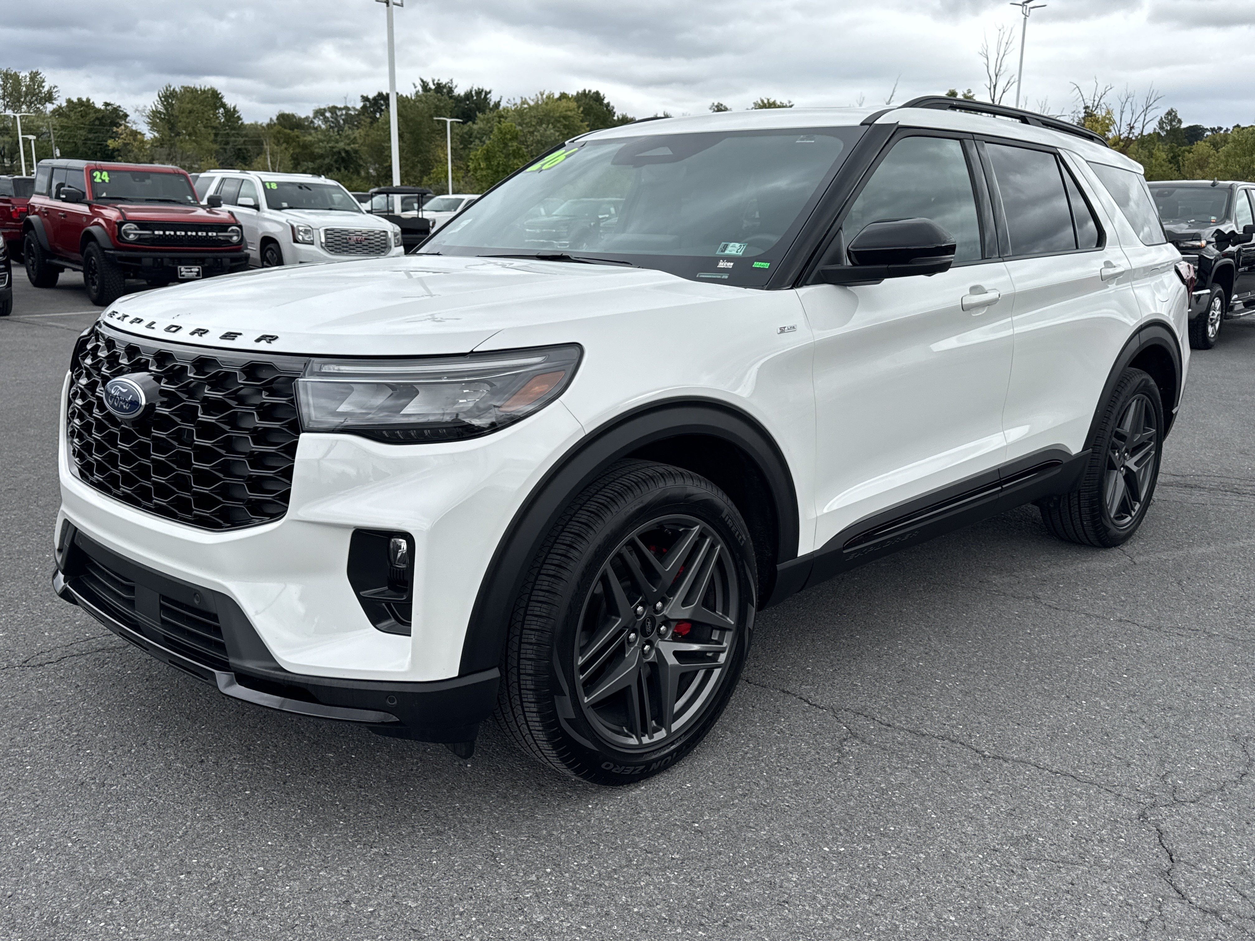 Used 2026 Ford Explorer ST-Line w/ ST-Line Street Pack AWD/4WD image 8