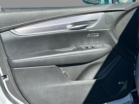Used 2018 Cadillac XT5 Luxury w/ Driver Awareness Package AWD/4WD image 40