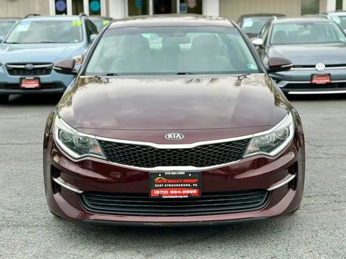 Used 2018 Kia Optima LX w/ 17" Alloy Wheels Package FWD image 3