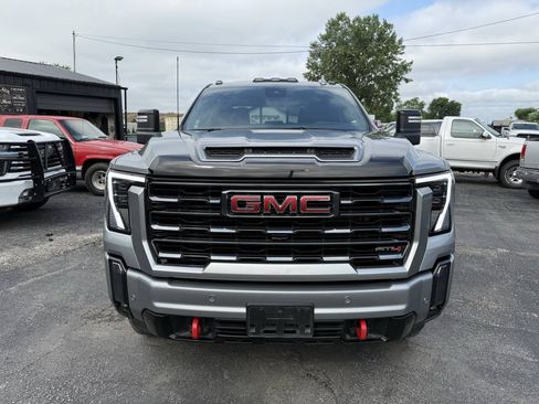 Used 2024 GMC Sierra 2500 AT4 w/ AT4 Premium Plus Package AWD/4WD image 8