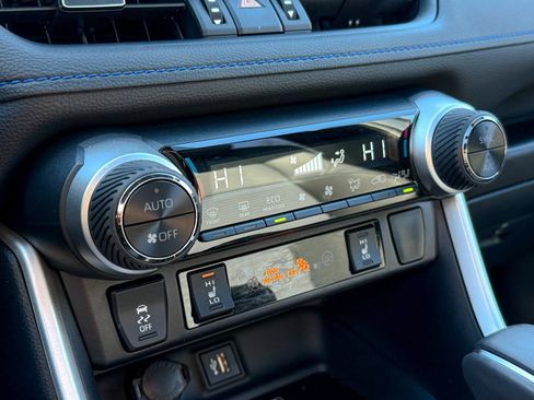 Used 2025 Toyota RAV4 XSE image 20