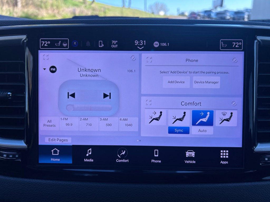 Used 2024 Chrysler Pacifica Touring-L FWD image 23