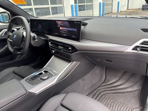 Used 2025 BMW i4 eDrive40 w/ Parking Assistance Package RWD image 23