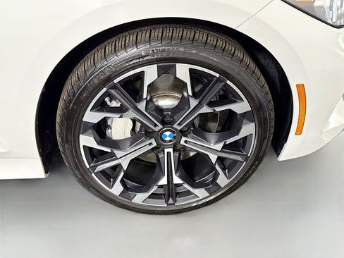Used 2025 BMW 330i Sedan w/ M Sport Package image 32