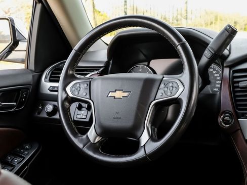 Used 2019 Chevrolet Suburban Premier image 25