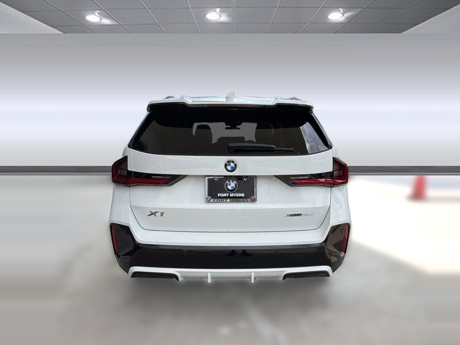 Used 2026 BMW X1 xDrive28i w/ Technology Package AWD/4WD image 9