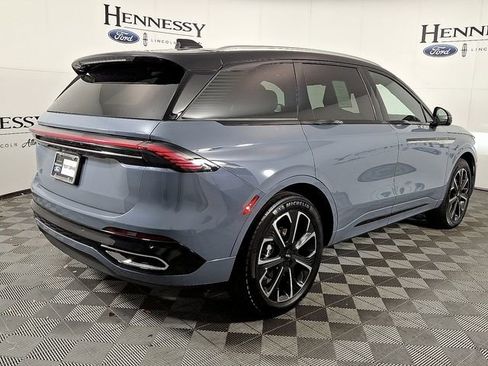 Used 2026 Lincoln Nautilus Reserve AWD/4WD image 4