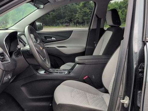 Used 2018 Chevrolet Equinox LS FWD image 12