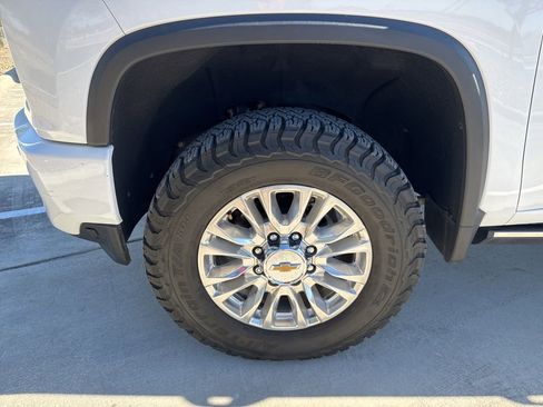 Used 2022 Chevrolet Silverado 3500 High Country w/ Z71 Off-Road Package image 5