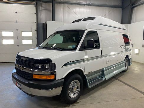 Used 2003 Chevrolet Express 3500 Extended image 2