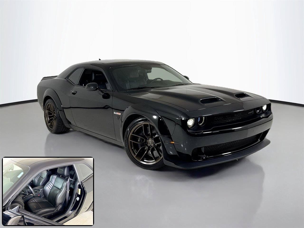Used 2022 Dodge Challenger SRT Hellcat RWD image 2