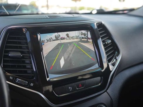Used 2019 Jeep Cherokee Limited AWD/4WD image 23