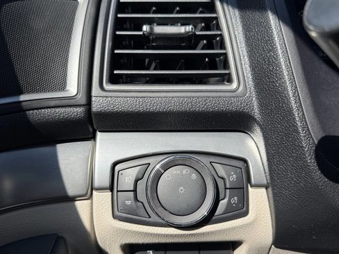 Used 2018 Ford Explorer XLT w/ Equipment Group 202A image 26