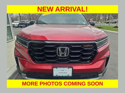 Used 2025 Honda Pilot TrailSport image 1