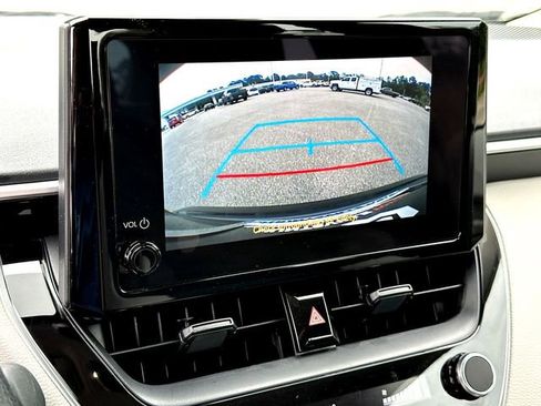 Used 2025 Toyota Corolla LE FWD image 14