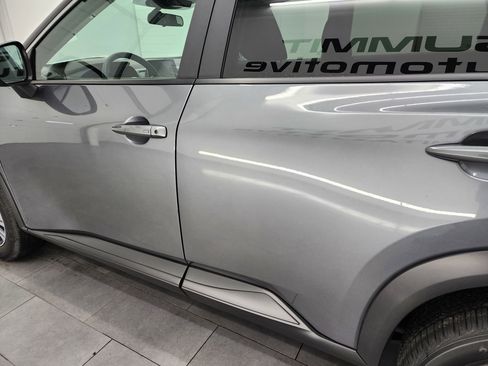 Used 2023 Nissan Rogue SV image 31