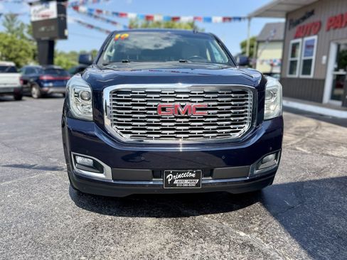 Used 2019 GMC Yukon XL Denali w/ Denali Ultimate Package AWD/4WD image 3