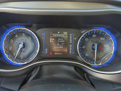 Used 2020 Chrysler Pacifica Touring-L w/ Tire & Wheel Group image 16