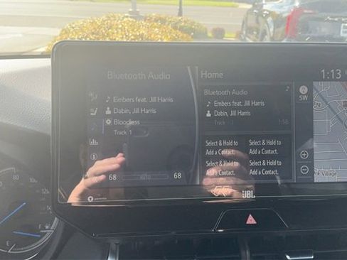 Used 2022 Toyota Venza XLE image 25