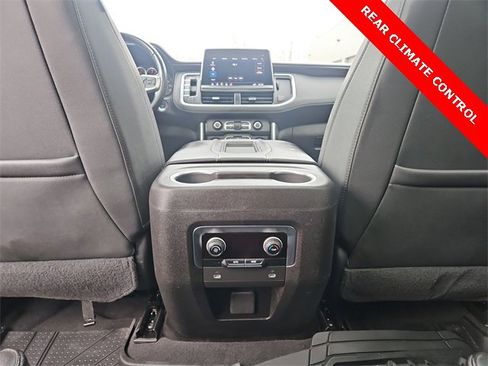 Used 2021 Chevrolet Suburban LT image 22