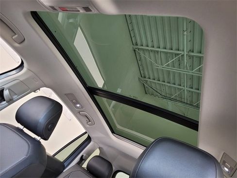 Used 2018 Volkswagen Tiguan S image 10