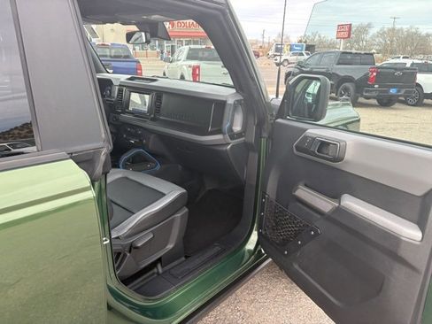 Used 2022 Ford Bronco Black Diamond image 27