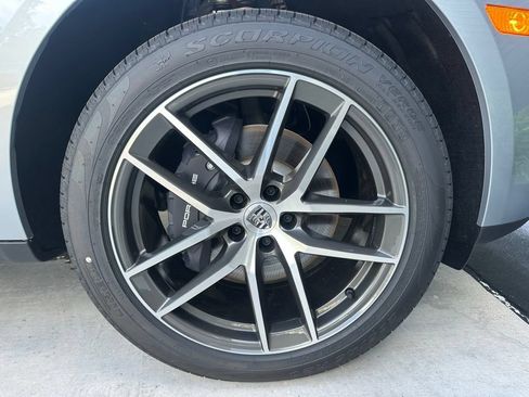 Used 2026 Porsche Macan AWD/4WD image 42