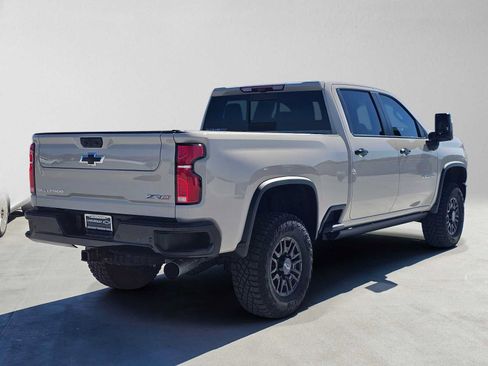 Used 2026 Chevrolet Silverado 2500 ZR2 AWD/4WD image 3