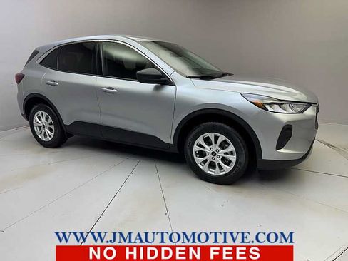 Used 2023 Ford Escape Active w/ Tech Pack #1 AWD/4WD image 7