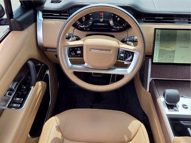 Used 2026 Land Rover Range Rover Long Wheelbase SE AWD/4WD image 15