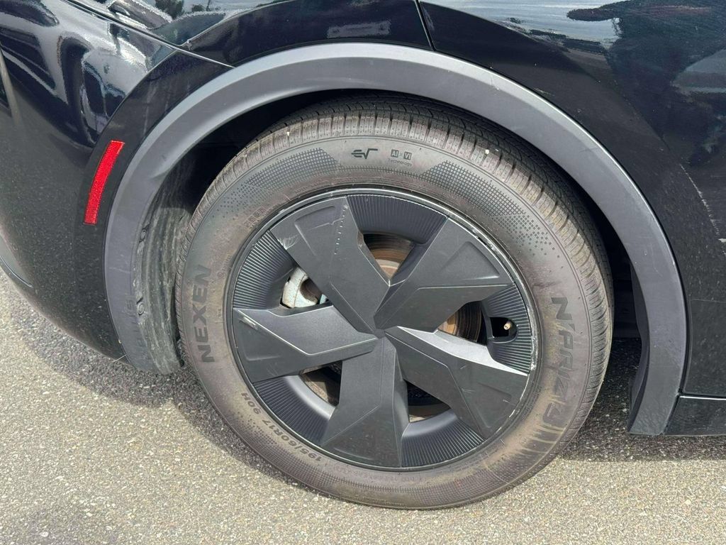 Used 2025 Toyota Prius LE FWD image 9