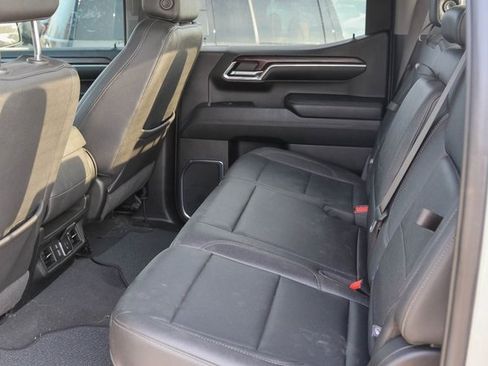 Used 2024 GMC Sierra 1500 SLT image 15