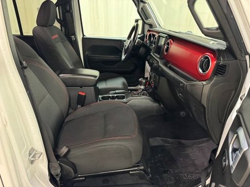 Used 2022 Jeep Gladiator Rubicon w/ Cold Weather Group image 26