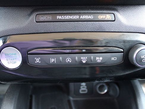 Used 2024 Ford Escape Platinum AWD/4WD image 28