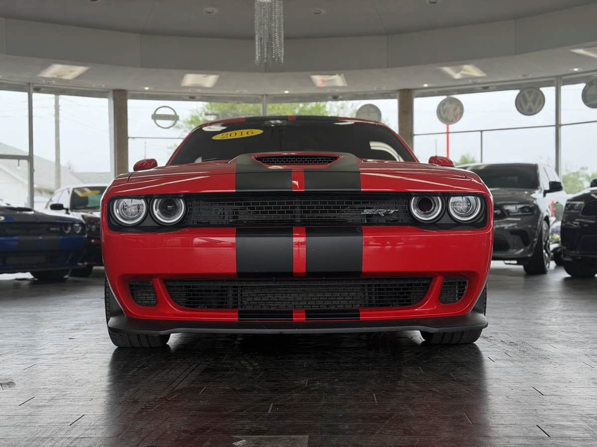 Used 2016 Dodge Challenger SRT Hellcat RWD image 17