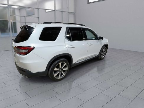 Used 2023 Honda Pilot Elite image 8