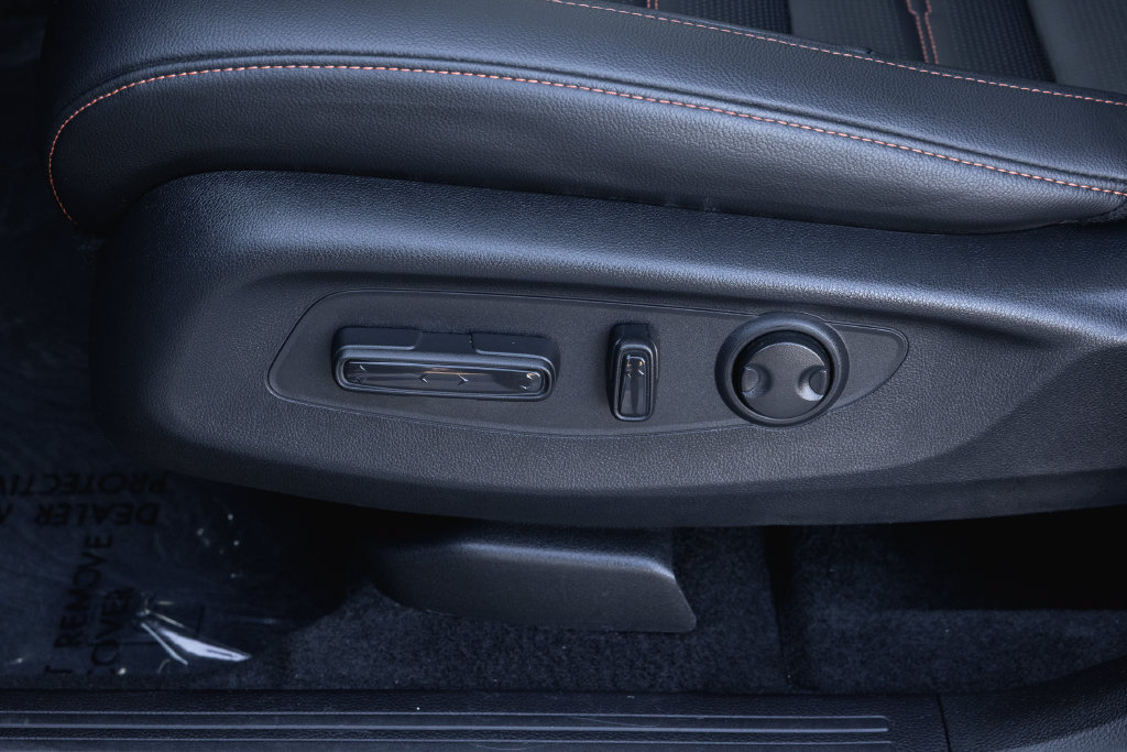 Used 2026 Honda CR-V Sport Touring image 12