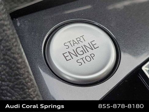 Used 2021 Volkswagen Tiguan SE w/ Panoramic Sunroof Package image 19