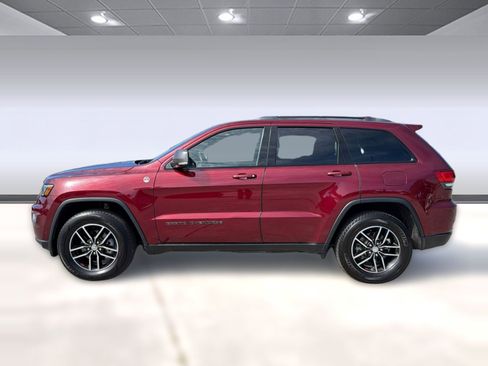 Used 2018 Jeep Grand Cherokee Trailhawk w/ Trailhawk Luxury Group image 2