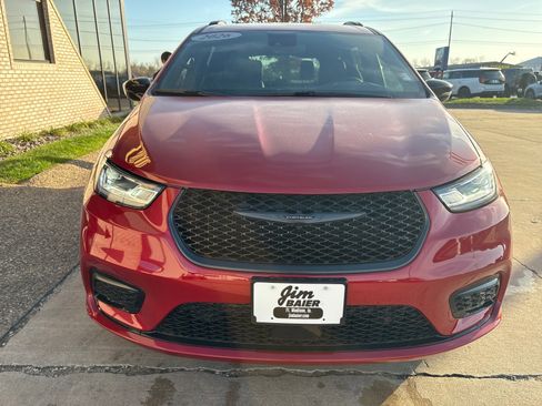 New 2026 Chrysler Pacifica Select w/ S Appearance Package image 7