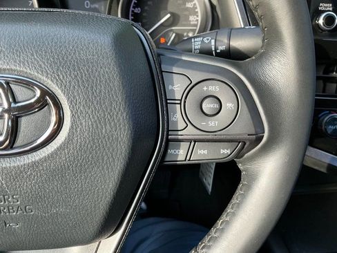 Used 2023 Toyota Camry SE image 18