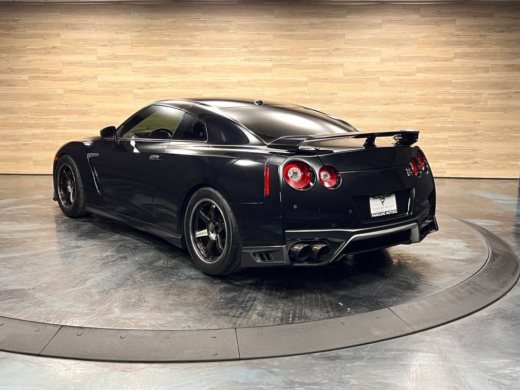 Used 2019 Nissan GT-R Premium w/ Premium Interior Package AWD/4WD image 24