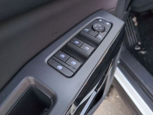 New 2025 Nissan Pathfinder SV w/ Black Appearance Package image 16