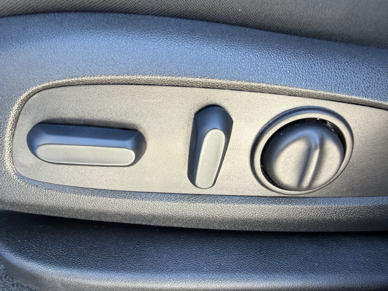 Certified 2024 Chevrolet Equinox LT FWD image 24
